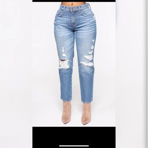 Presley distressed boyfriend jeans